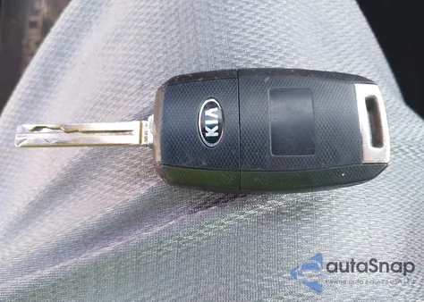 2015 Kia Optima Lx z USA, uszkodzony, nr VIN 5XXGM4A71FG512167